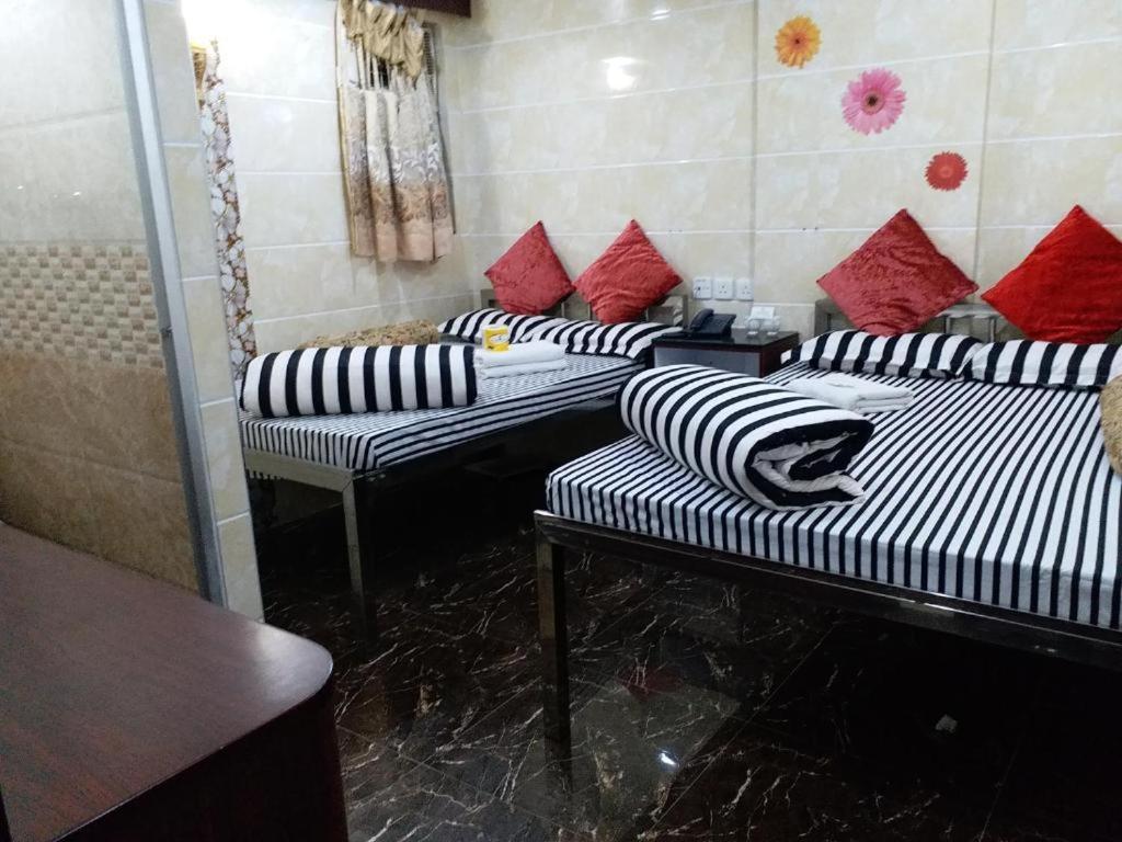 Ranjeet Guest House Хонконг Екстериор снимка